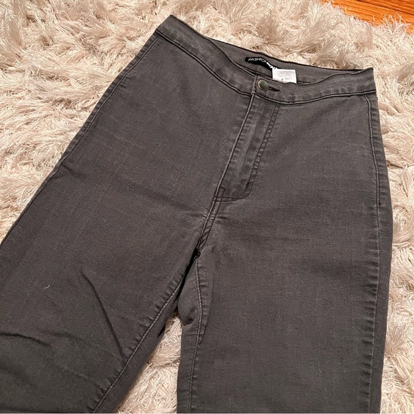 BOGO ๐๏ธ Fashionn Nova Gray Skinny Jeans - Picture 5 of 8